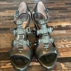 Sofft Women's Metallic Studded Heels